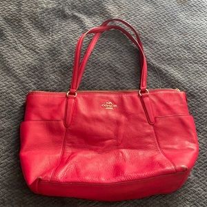Coach Tote Raspberry with gold hardware